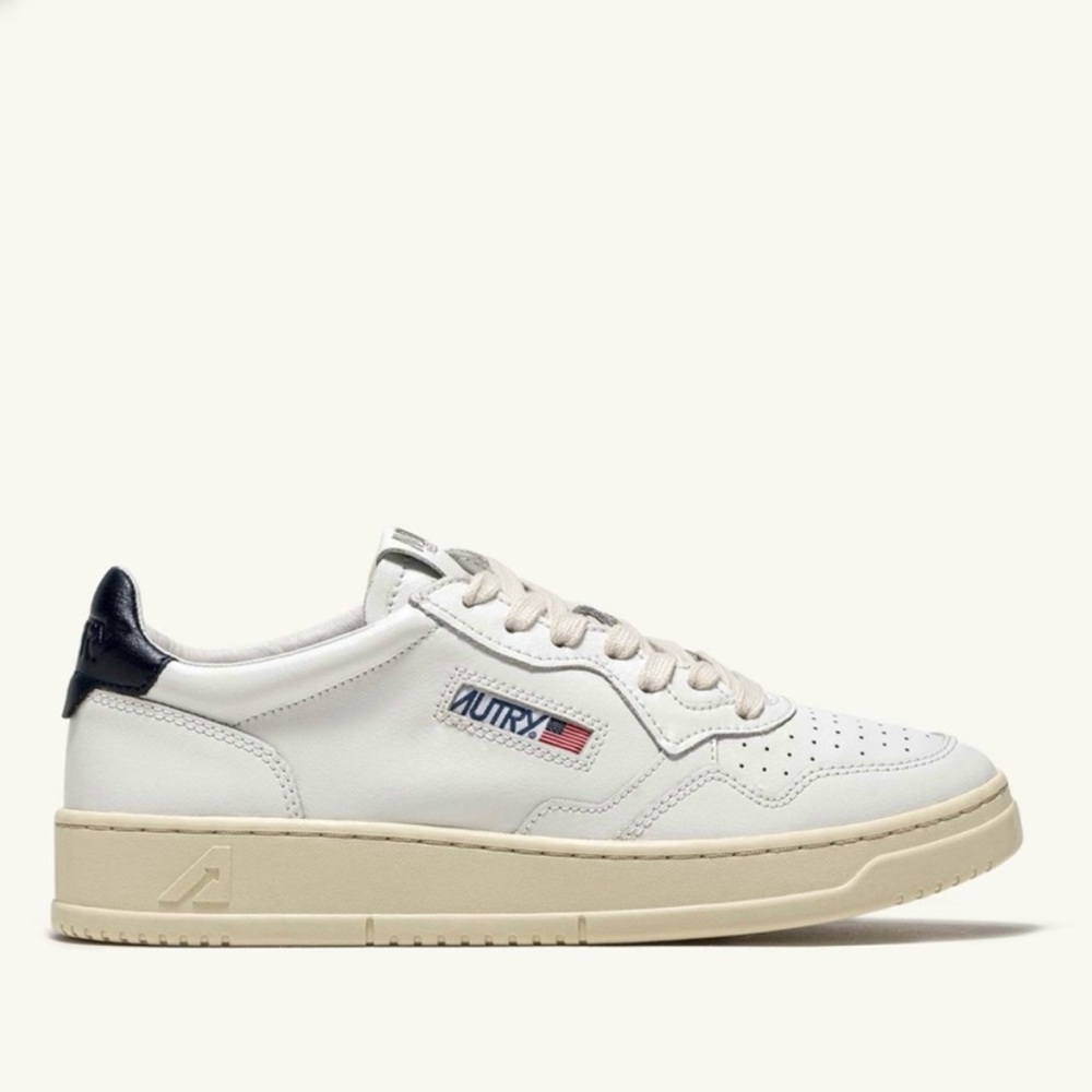 AUTRY Women's White Medalist Low Top Leather Lace-Up Sneaker Shoes Size 7